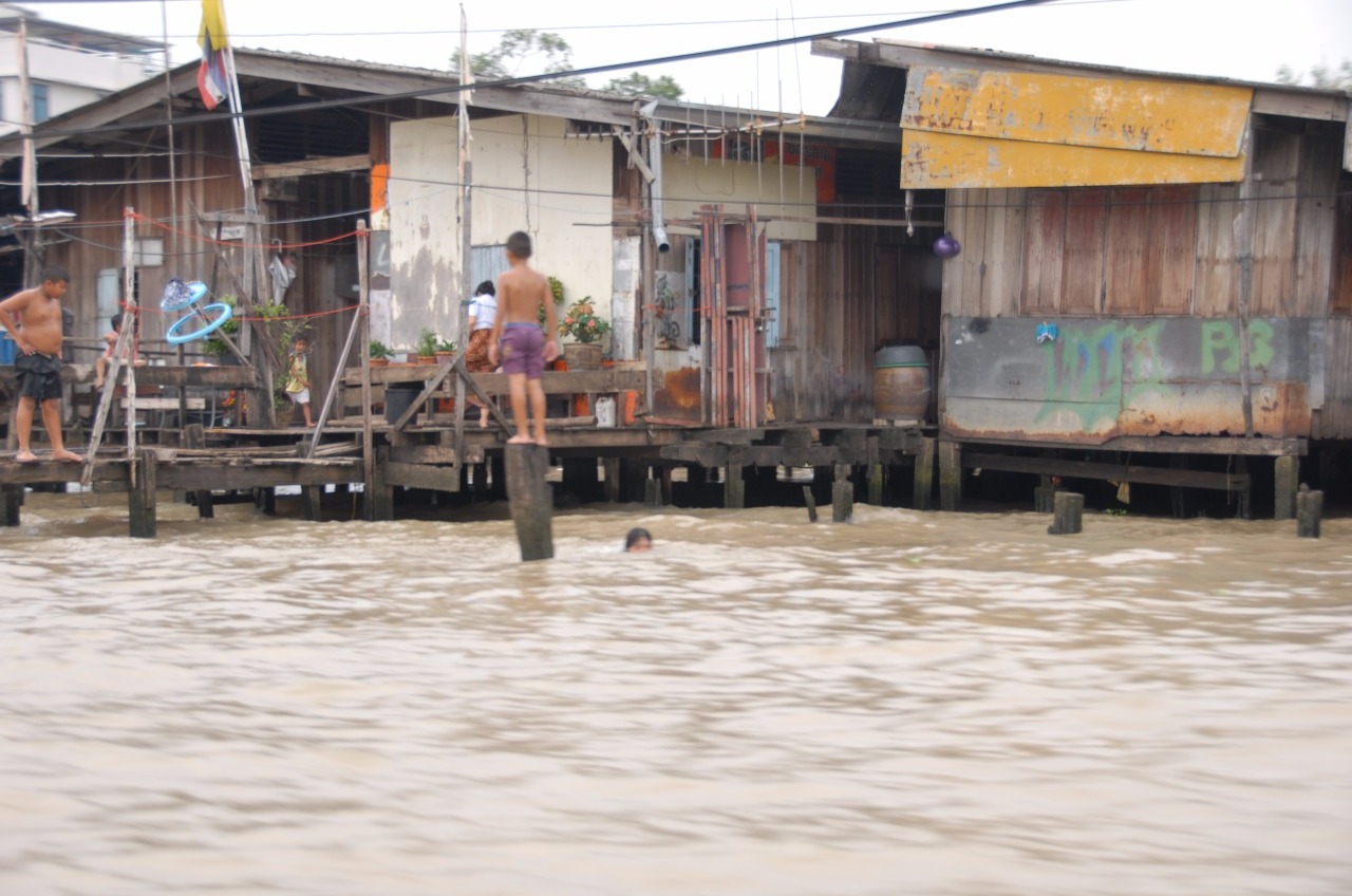 Floating market